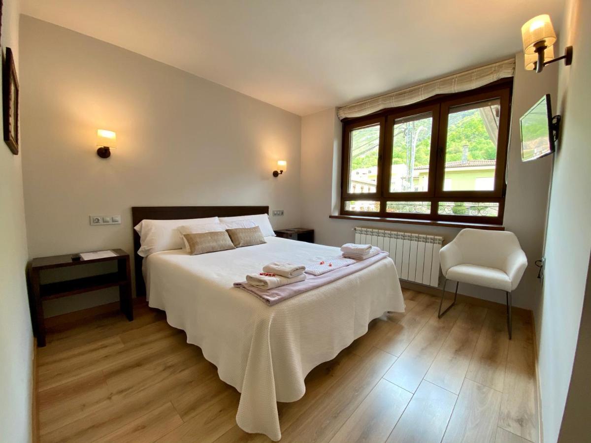Hotel La Cuna Del Sella Oseja de Sajambre Extérieur photo