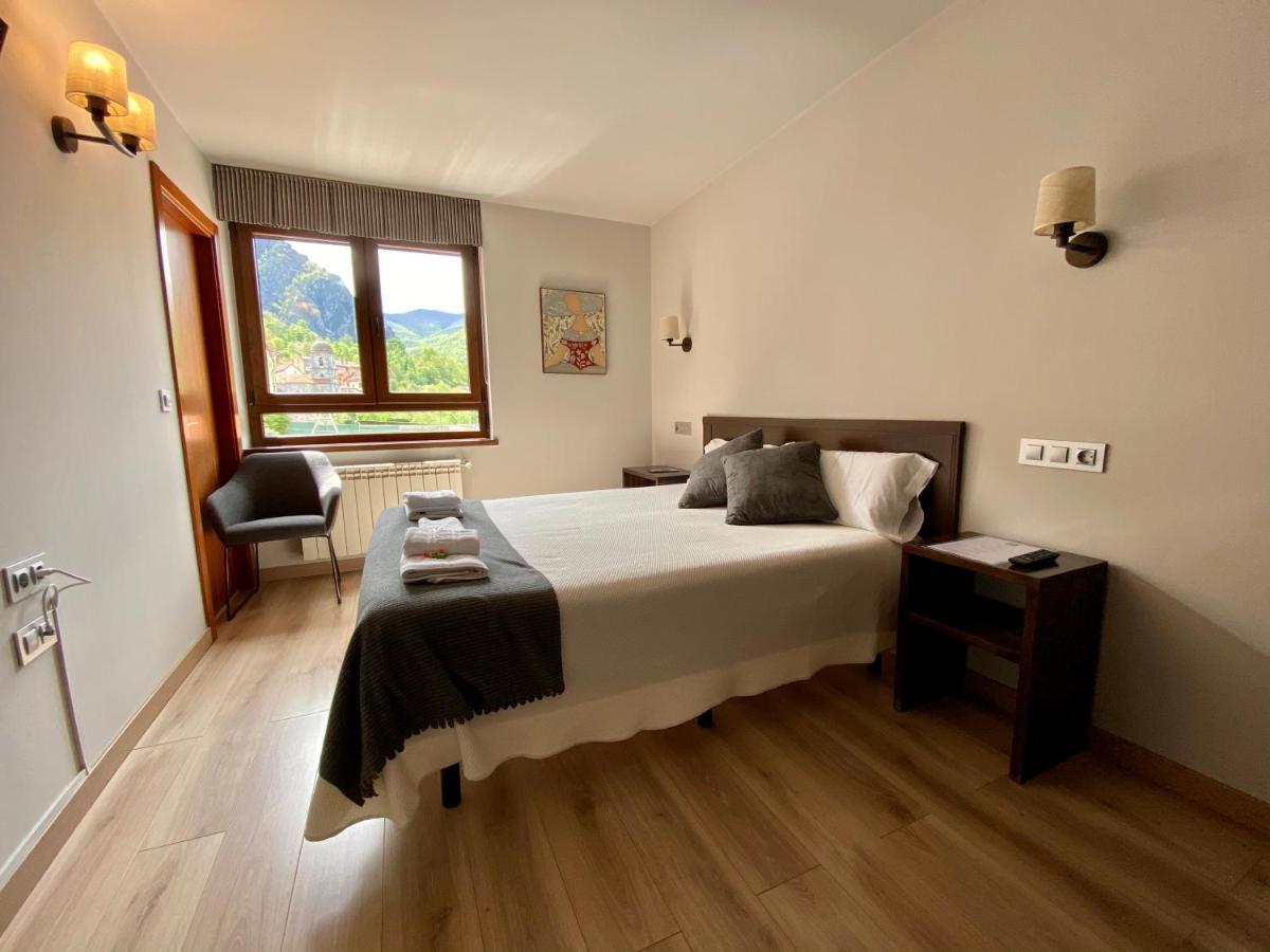 Hotel La Cuna Del Sella Oseja de Sajambre Extérieur photo